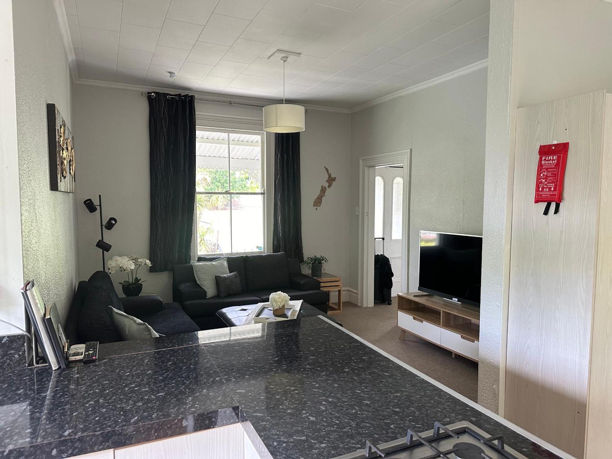 Renwick In The City Nelson, 10Min Walk To City Centre, Full Kitchen, Fast Fibre Wifi, Drive 13Min To Airport, 5Min To Hospital, Quiet Street, Dog Friendly Екстериор снимка