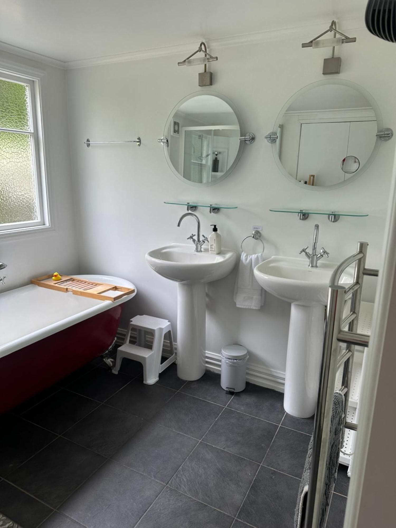 Renwick In The City Nelson, 10Min Walk To City Centre, Full Kitchen, Fast Fibre Wifi, Drive 13Min To Airport, 5Min To Hospital, Quiet Street, Dog Friendly Екстериор снимка